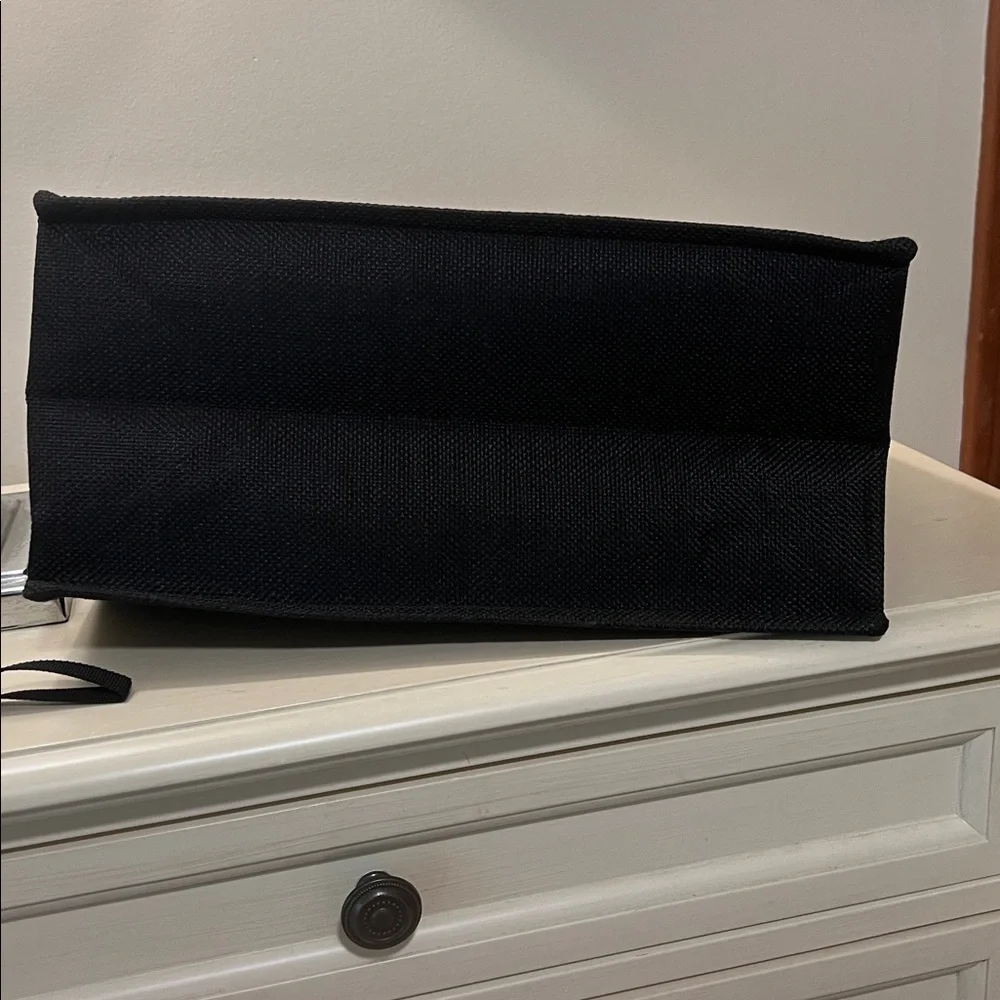 NWT: Burlap “Nana” Tote w/Wristlet - Picture 4 of 7